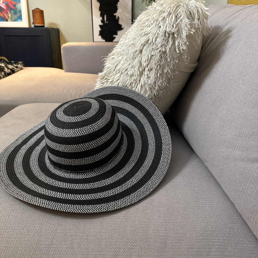 Wide brim beach hat